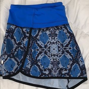 SIZE 12 LULULEMON SHORTS